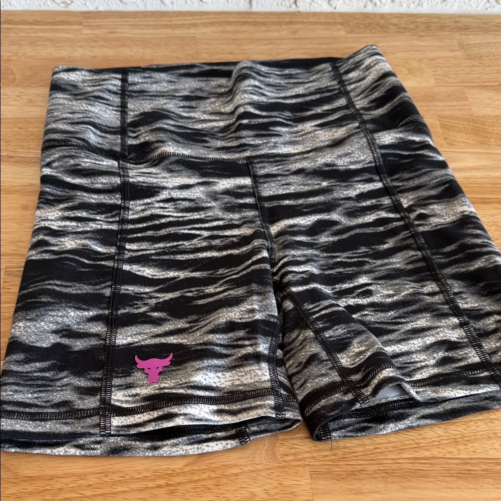 Women's Black and Gray Patterned Shorts - Picture 2 of 10